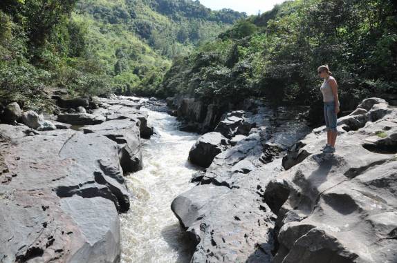 Visita ao 'Estrecho', ponto onde o leito dopoderoso rio Magdalena se estreita a apenas dois metros! (em San Agustín, na Colômbia)